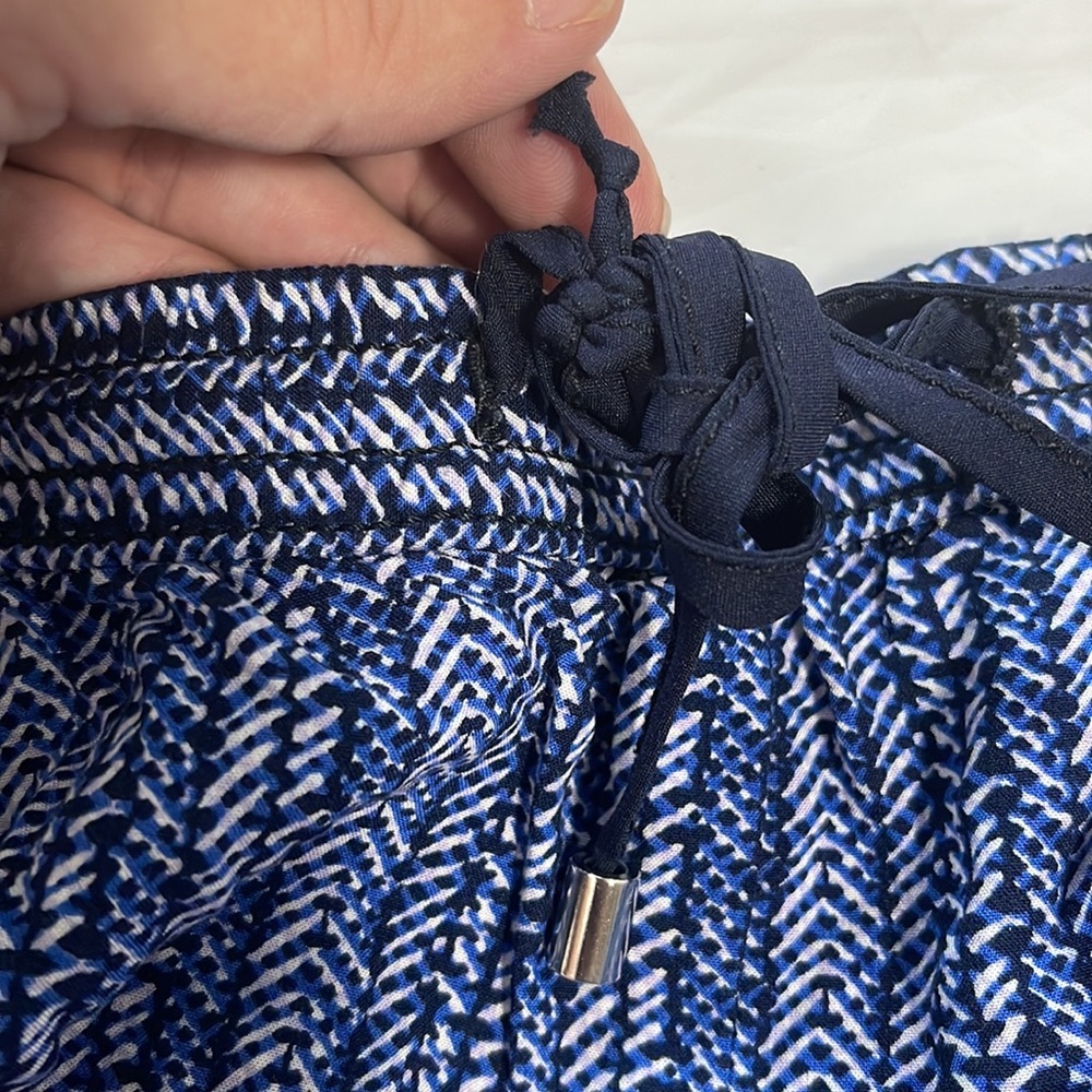 Gap women’s blue running shorts size M - Picture 8 of 8